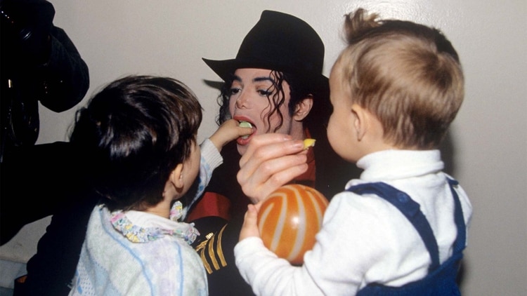 Empleada de Michael Jackson asegura que el cantante era pedófilo y amenazó con matarla si denunciaba