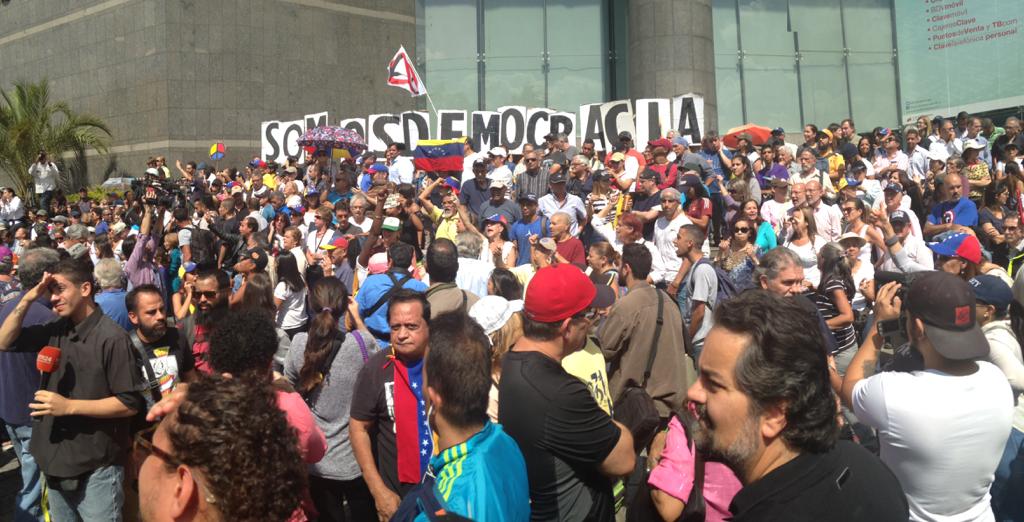 Espectacular panorámica de la sesión de cabildo abierto #11Ene