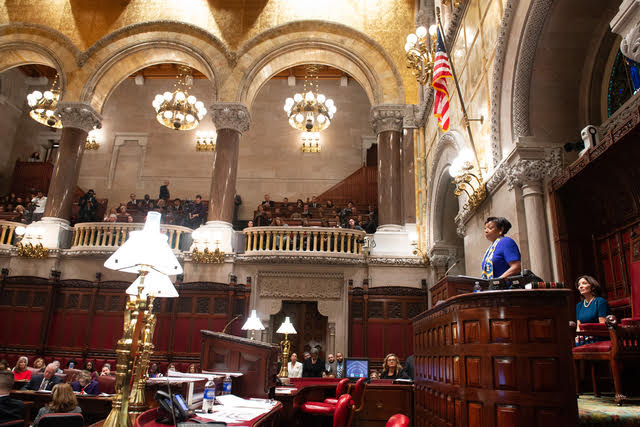 Una mujer lidera por primera vez la mayoría del Senado de Nueva York