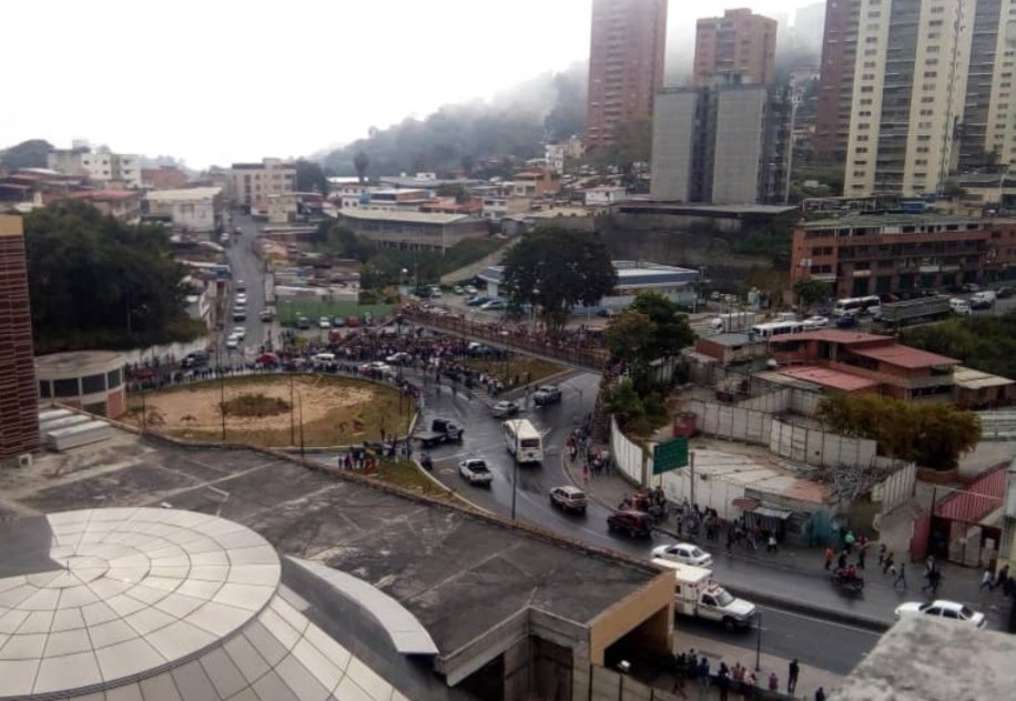 Docentes de Miranda se declaran en paro indefinido #17Ene (video)