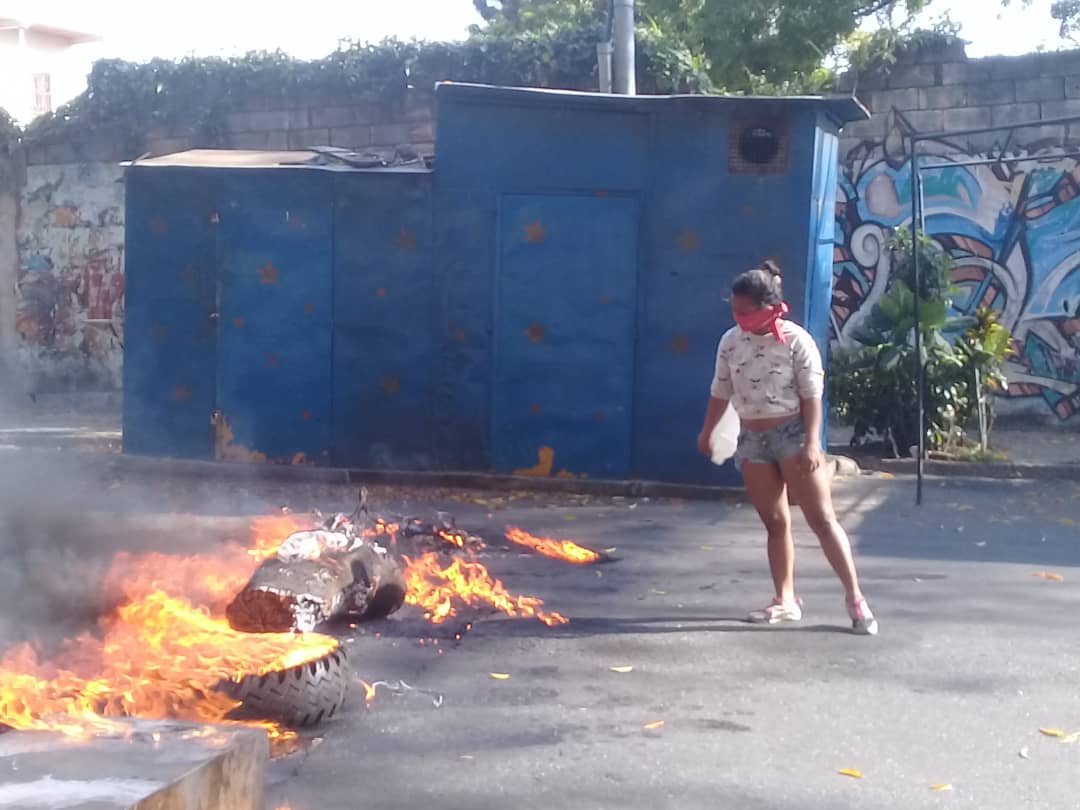 Camarógrafo de Vpi Tv resultó herido durante protesta en Los Mecedores