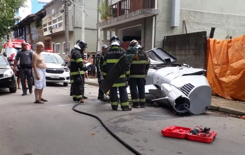 Peatón en Brasil murió de la forma más inesperada: ¡Le cayó un helicóptero encima! (Video)