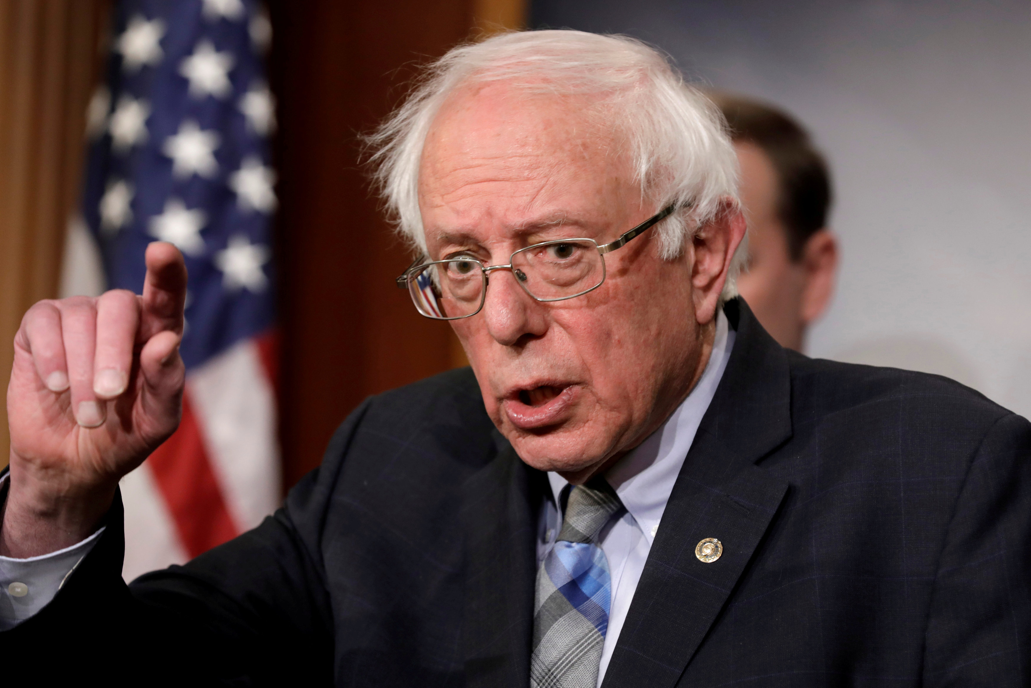 Hospitalizan al candidato demócrata Bernie Sanders por una obstrucción arterial