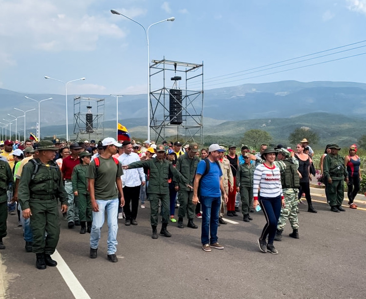 En Fotos: El mega vacío en el des-concierto de los chavistas