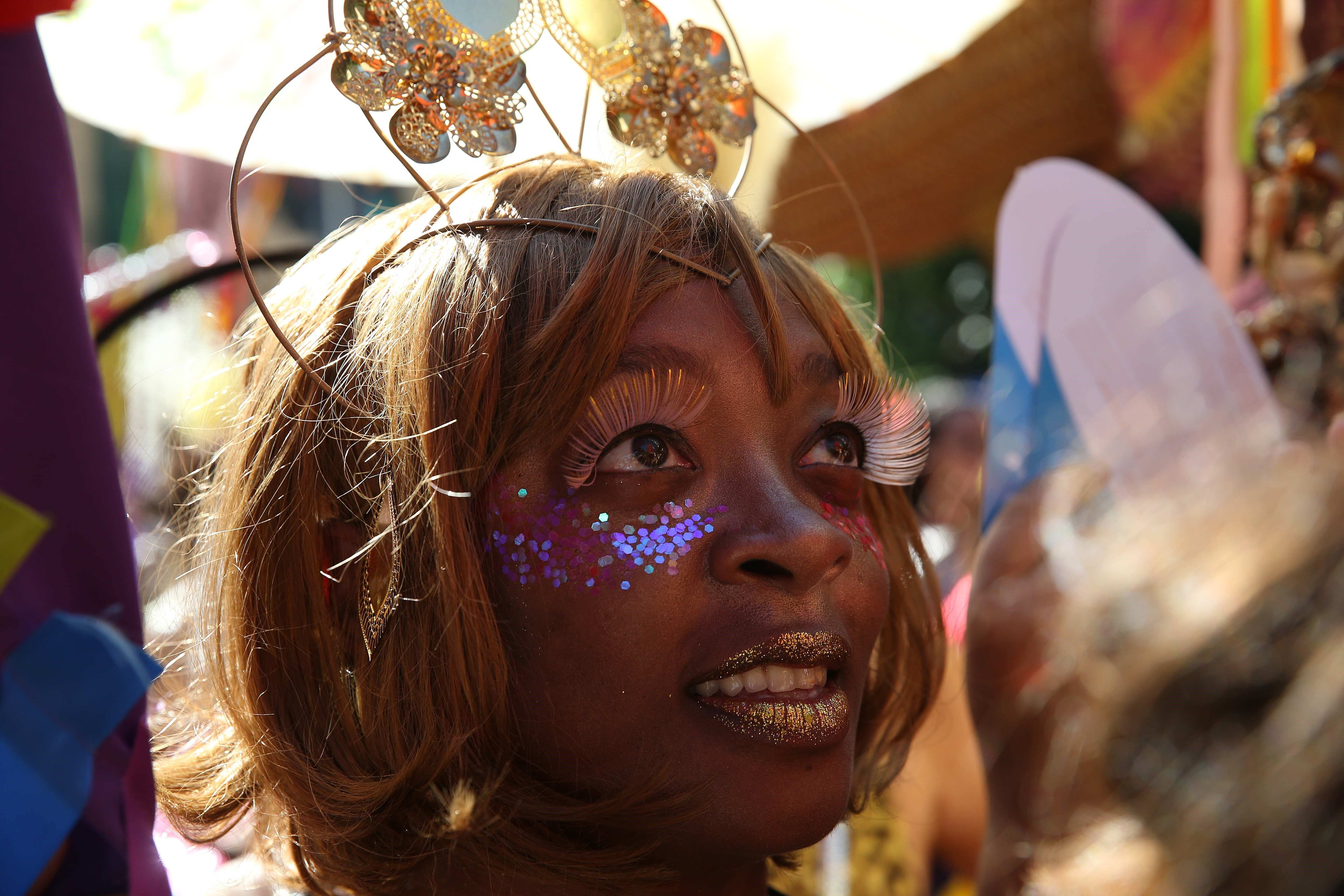 Escarcha biodegradable, una tendencia que crece en el carnaval de Rio (Fotos)