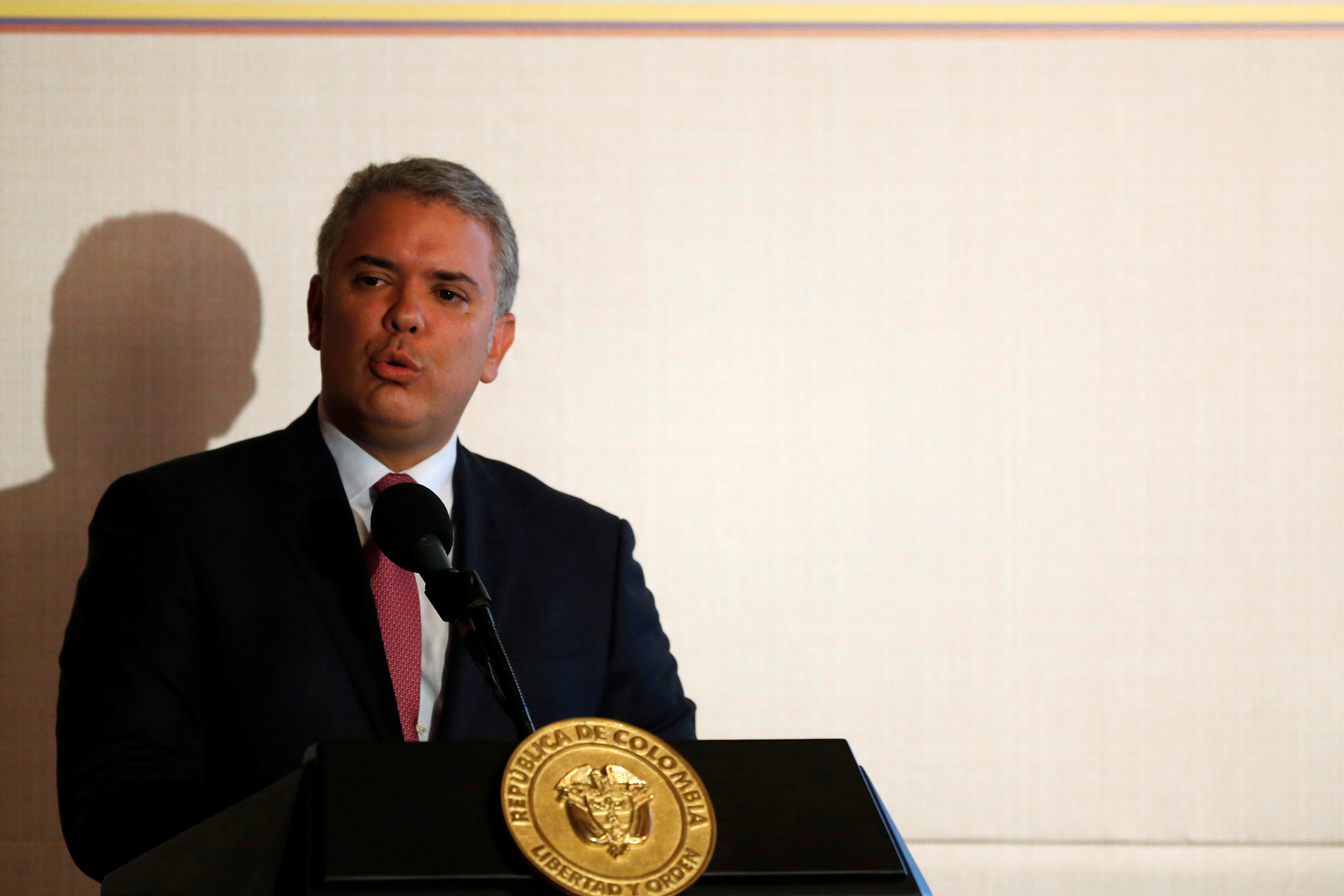 Duque dice que defensa de democracia en Venezuela no es disputa geopolítica