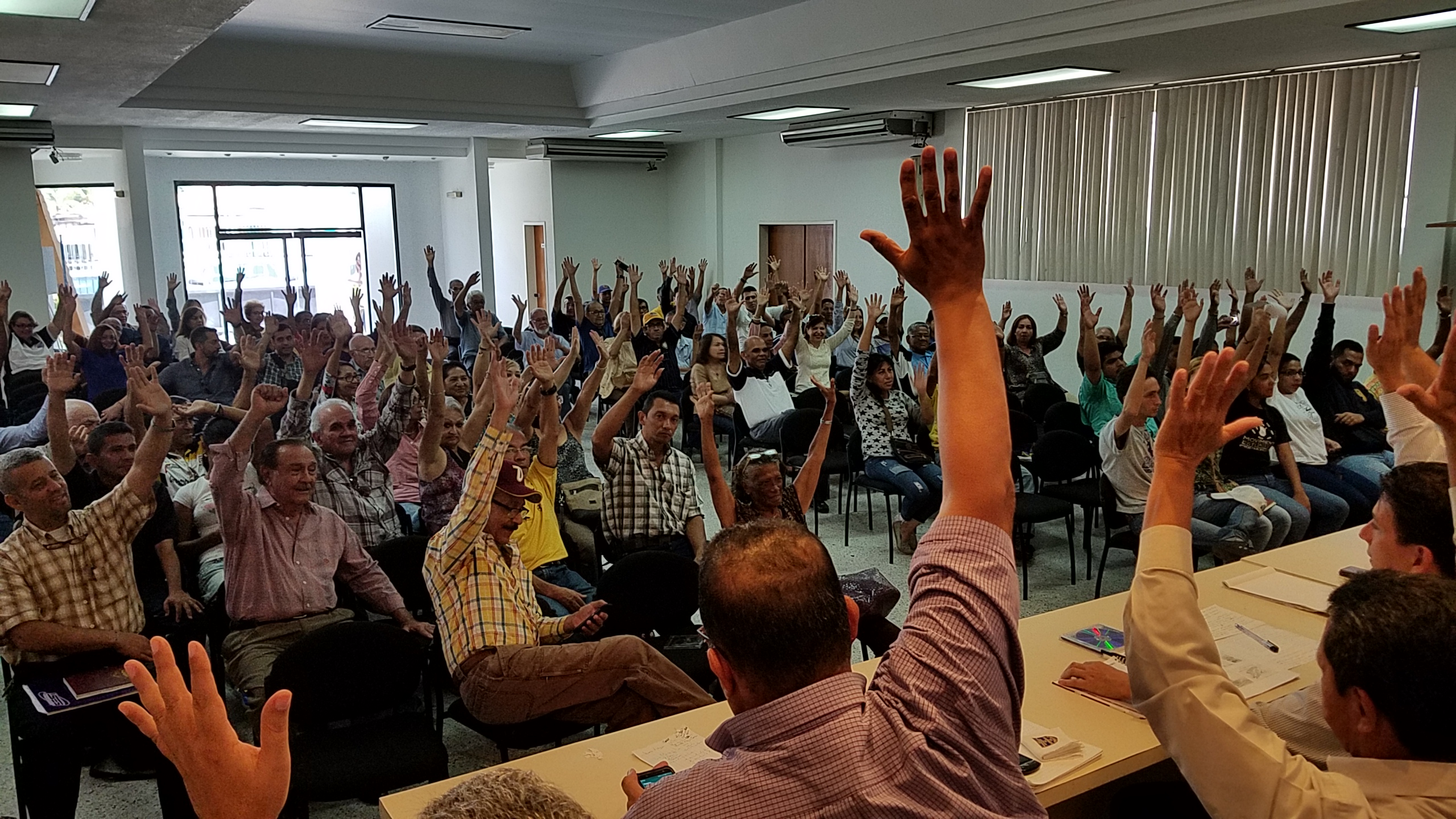 Frente Amplio Intergremial de Universidades informó no se arrodillan ante la gran crisis