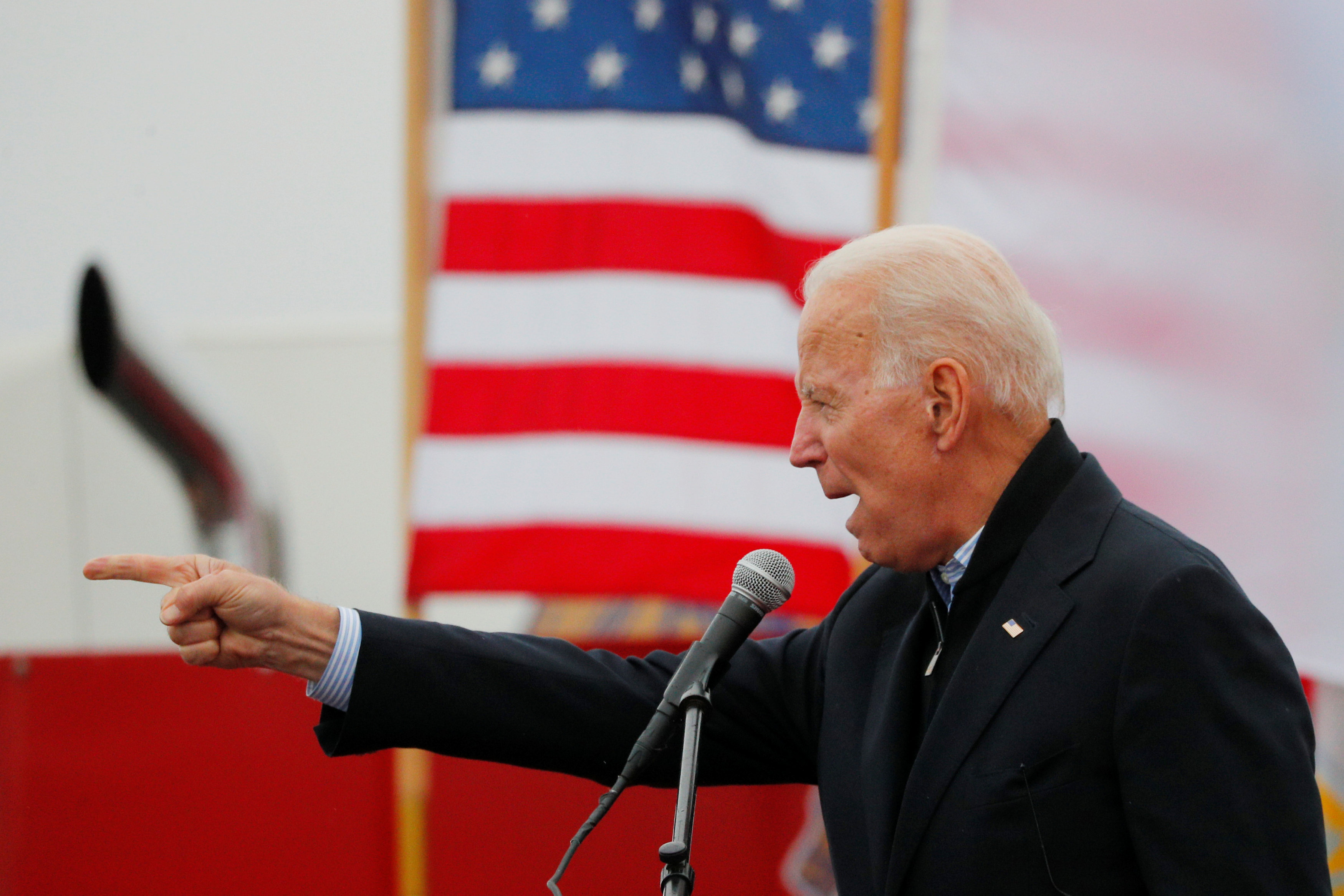 Biden gana la primaria demócrata de Illinois