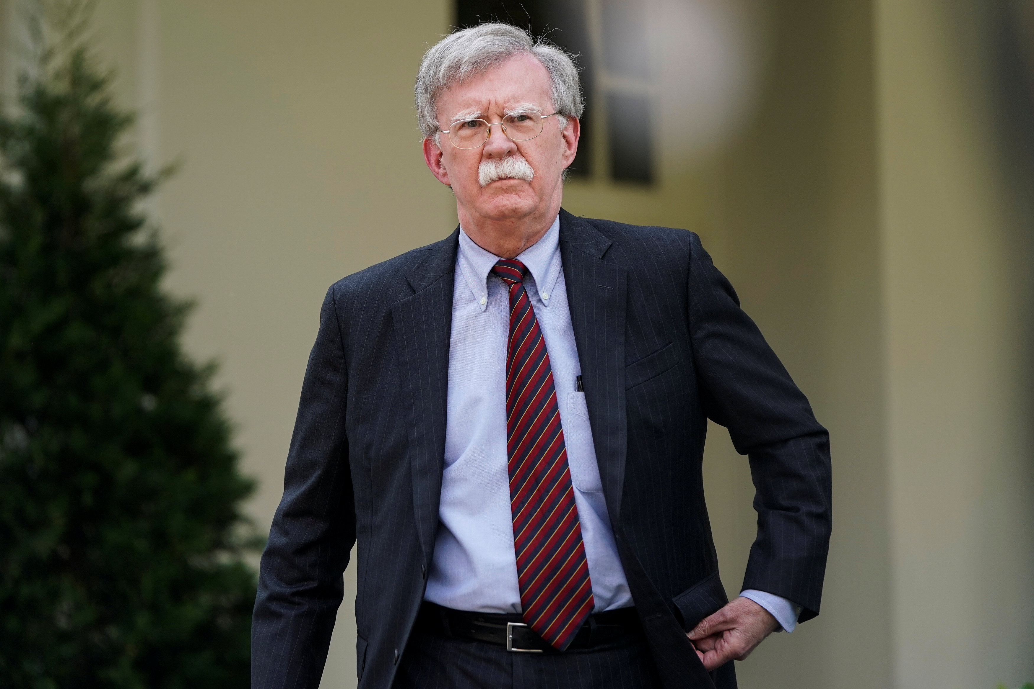 Bolton enfatizó que las nuevas sanciones al régimen cubano evitan transacciones con dólares