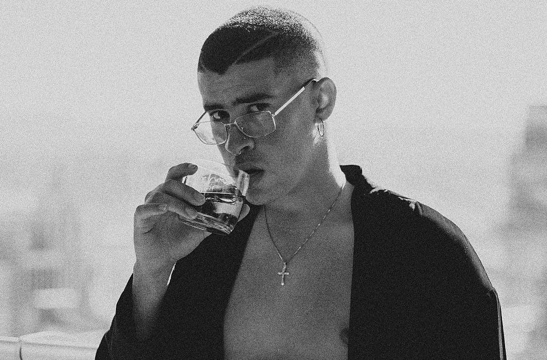 Bad Bunny publicó una foto completamente desnudo y alborotó las redes sociales