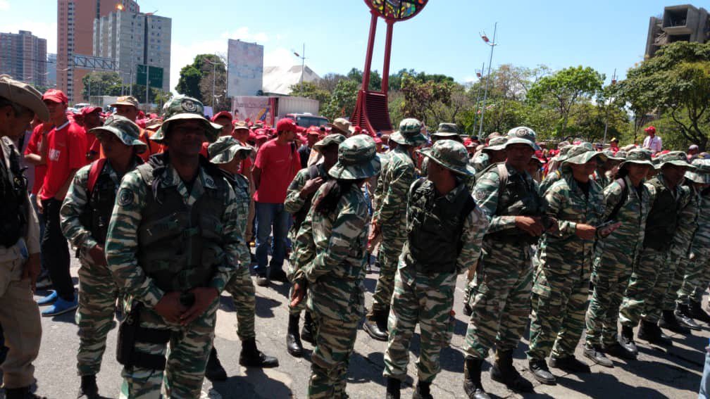 Así marchan los chavistas hacia el Palacio de Miraflores Abr video