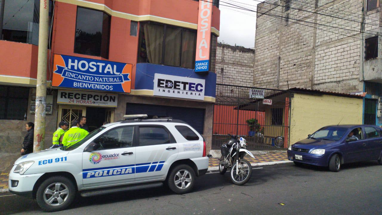 Localizan a joven venezolano asesinado a puñaladas en un hostal en Ecuador