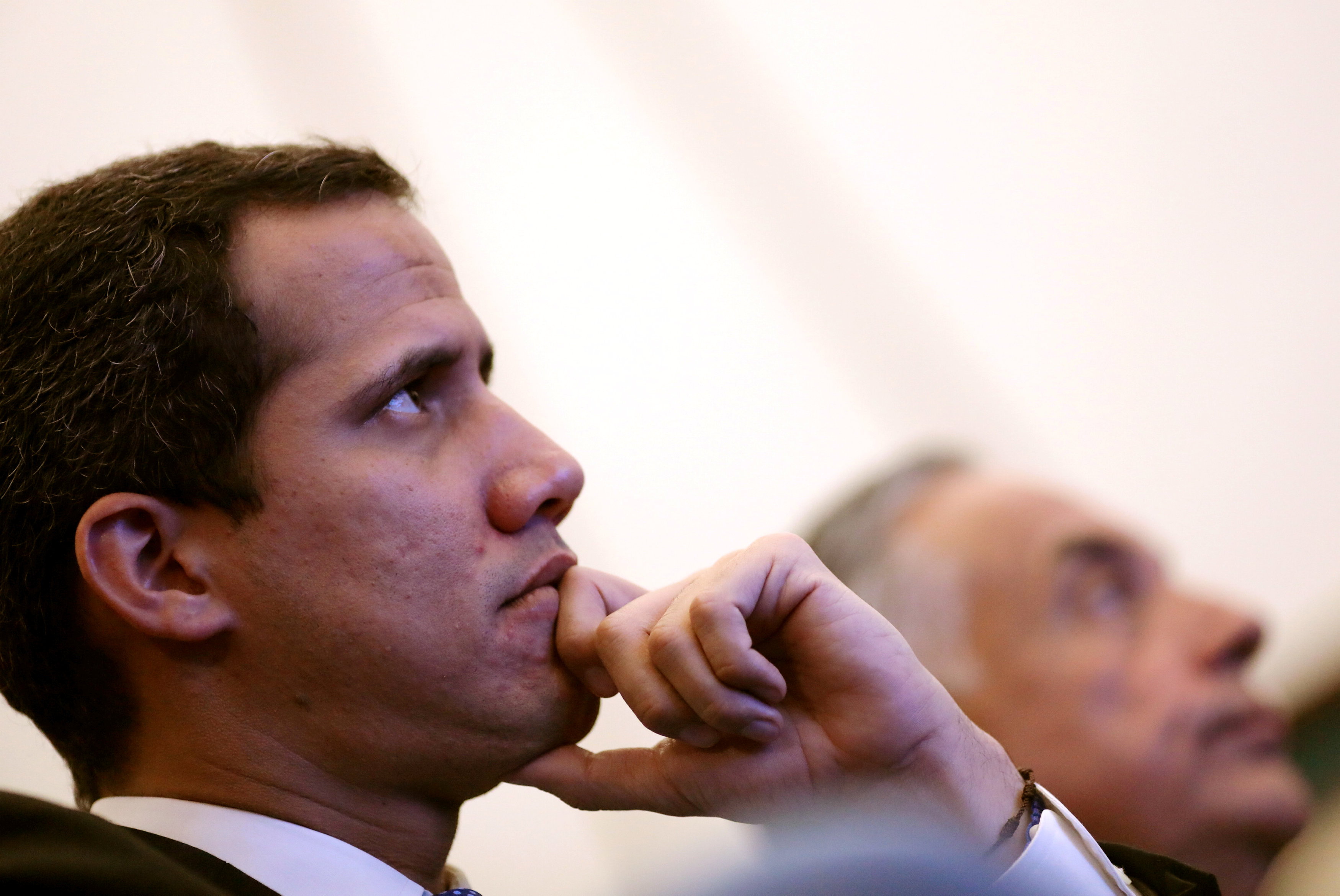 Guaidó pide a Colombia investigar presuntos hechos de corrupción de sus colaboradores