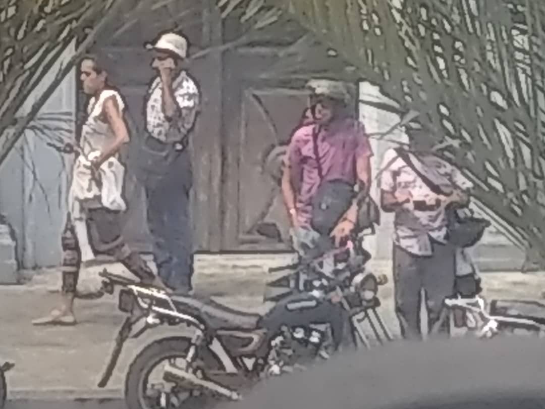 Colectivos amedrentan a los diputados en los alrededores de la Asamblea Nacional #7May (fotos)