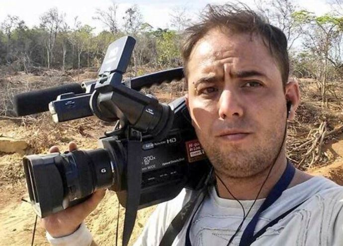 Photojournalist Jesus Medina Flees Country After New Attack Against Him (VIDEO)