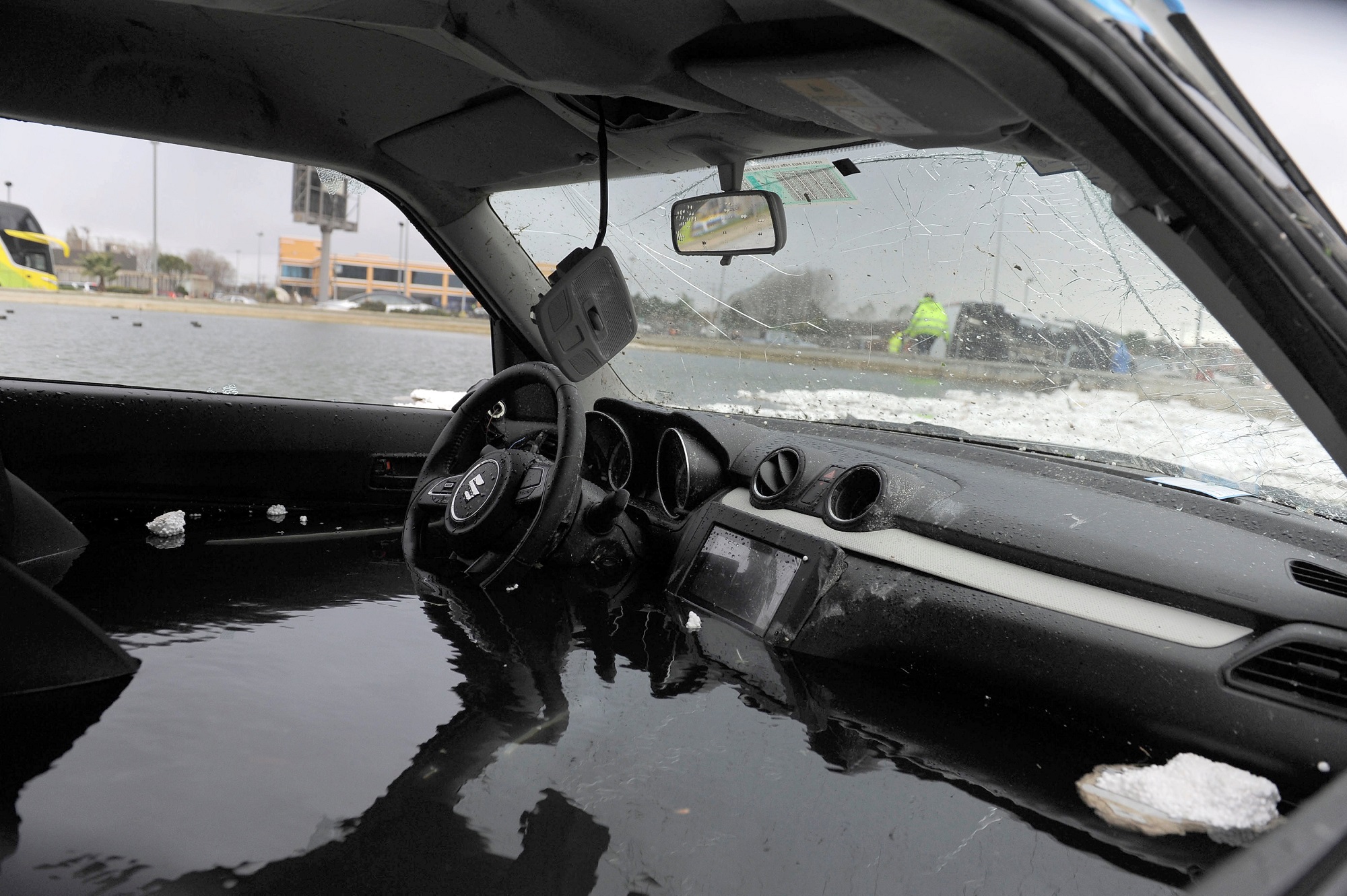 ¡Arrasó con todo! Tromba marina deja un muerto en Chile (VIDEOS)