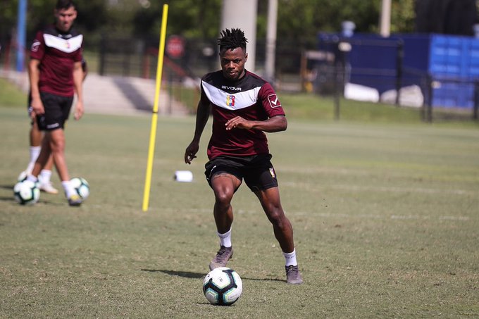 Jhon Murillo marcó por la Vinotinto ante México este increíble GOLAZO (VIDEO)