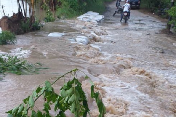 El Río Arauca en Apure superó el muro de contención #22Jun (videos)