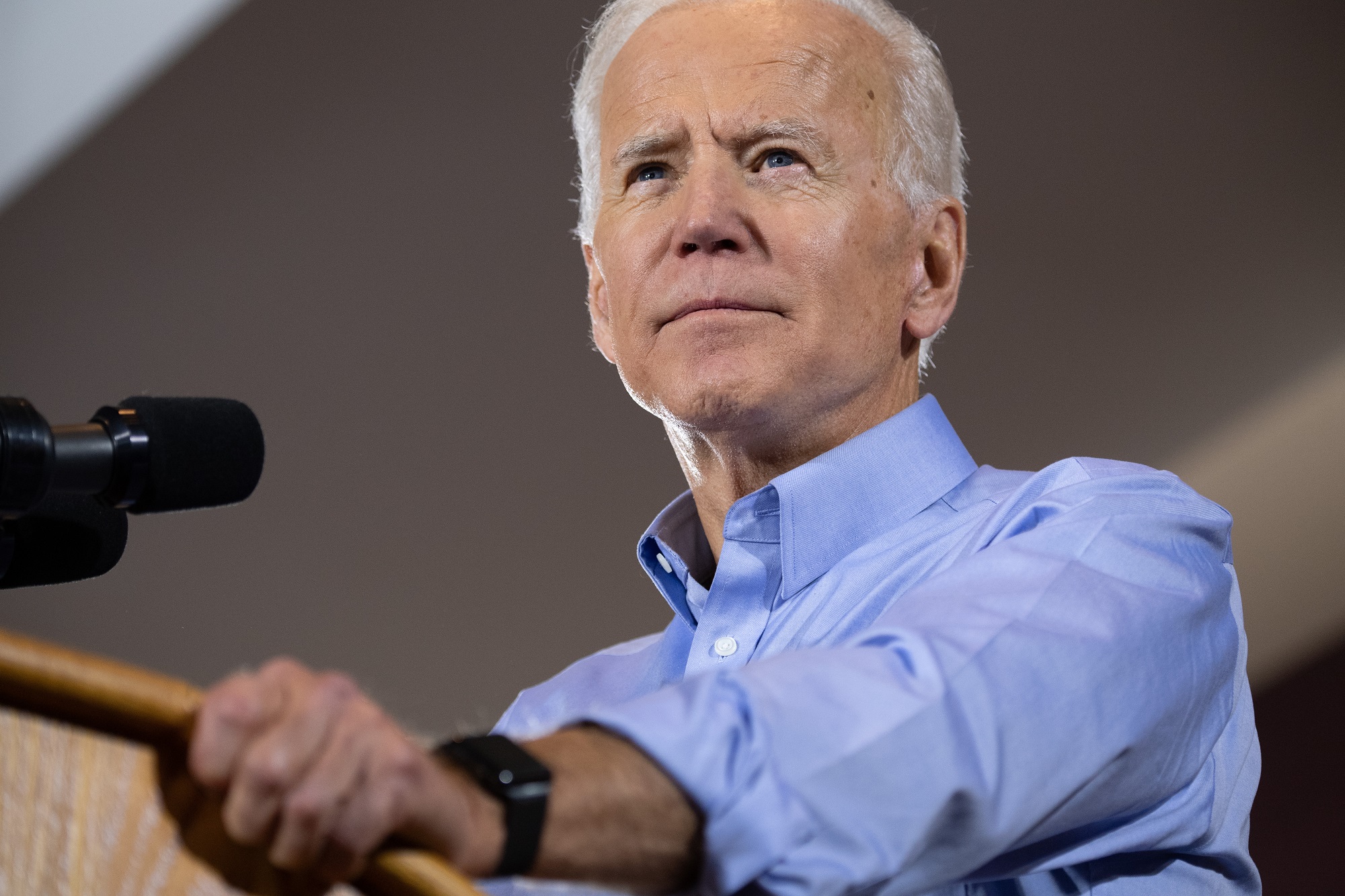 Biden gana las primarias demócratas de Carolina del Sur, según proyecciones