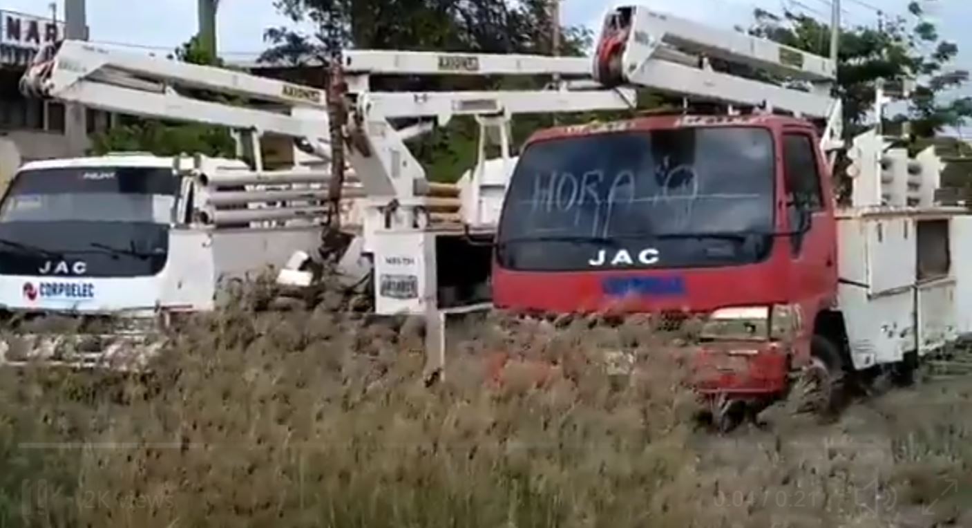 ¡Pura CHATARRA! Así se encuentran los abandonados vehículos de Corpoelec en Lara (VIDEO)