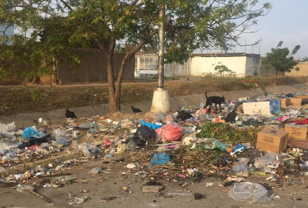 Con elección fraudulenta transfieren a comunas manejo de basura en Barcelona (Foto)