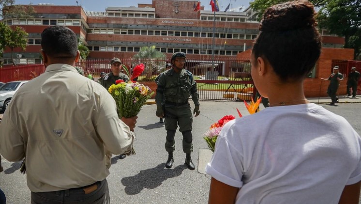 Les robaron todas sus pertenencias a los militares detenidos en la Dgcim y les prohibieron usar los baños