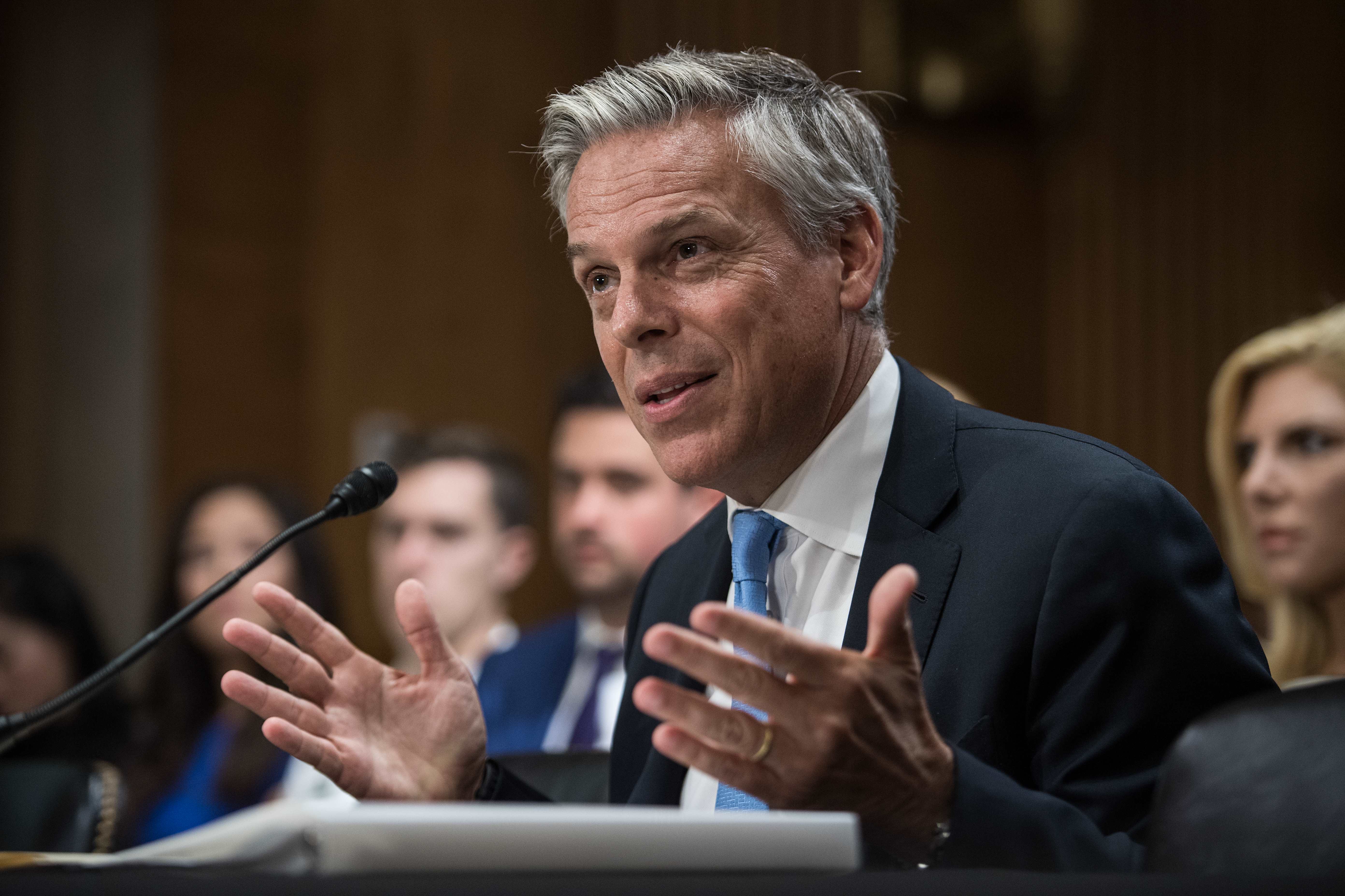 Renuncia Jon Huntsman, embajador de EEUU en Rusia