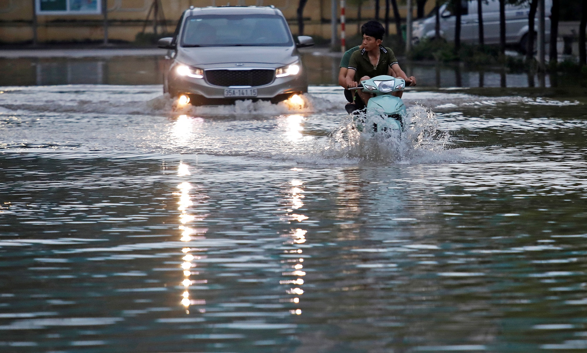 Científicos prevén olas de calor y lluvias torrenciales más largas por cambio climático