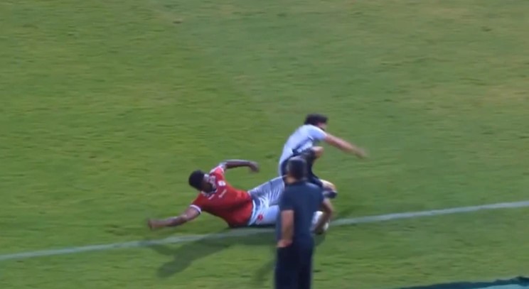 Así fue la ESCALOFRIANTE lesión de un futbolista de la segunda división de Brasil (Video)