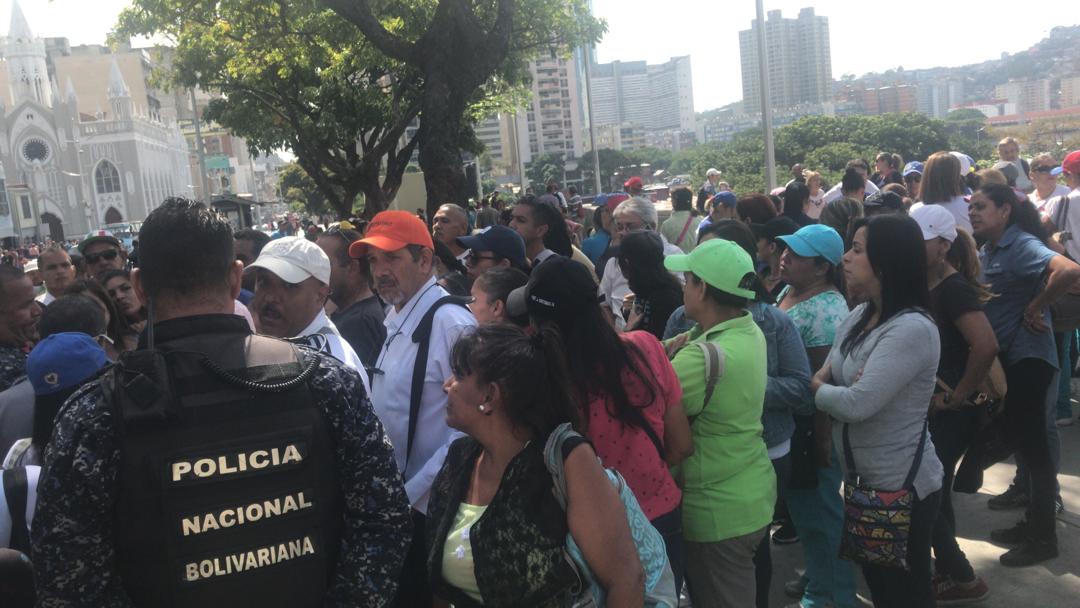 Docentes se concentran en La Hoyada para marchar hasta la AN #17Sep (FOTOS)