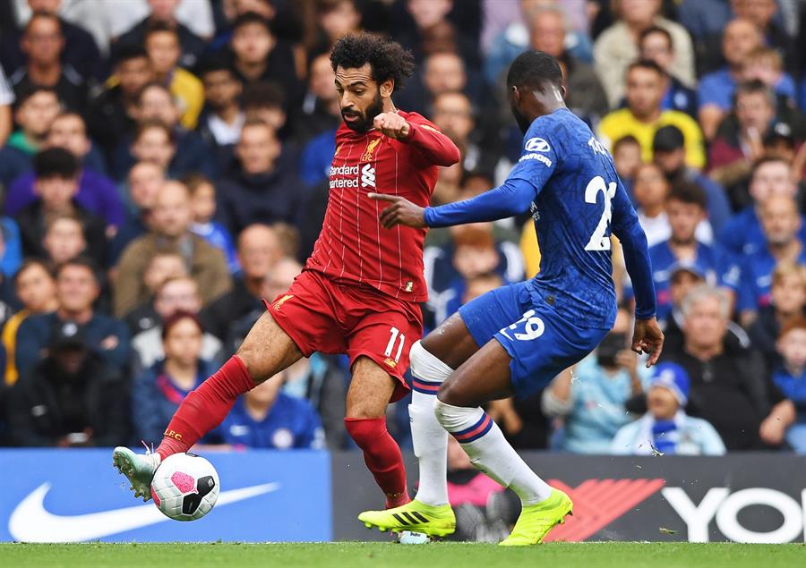 El Liverpool tira de estrategia para batir al Chelsea y alarga su pleno