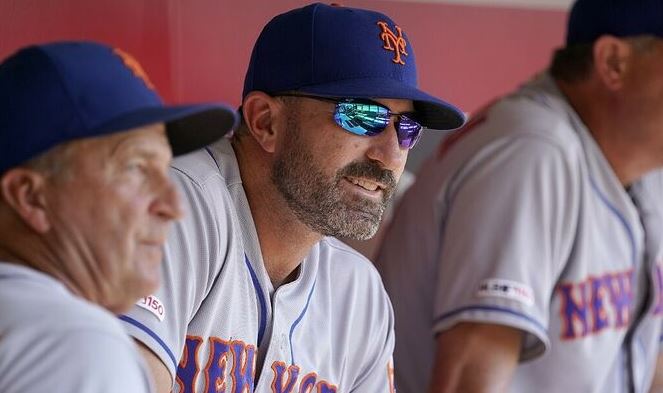 Los Mets despiden al entrenador Mickey Callaway