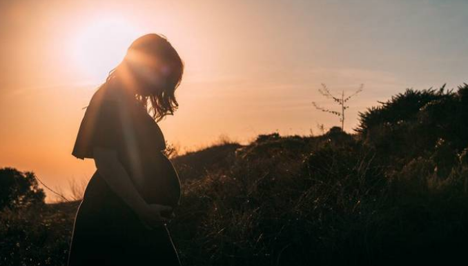 Niña de trece años mató a su hermana embarazada y le sacó el bebé para regalarlo