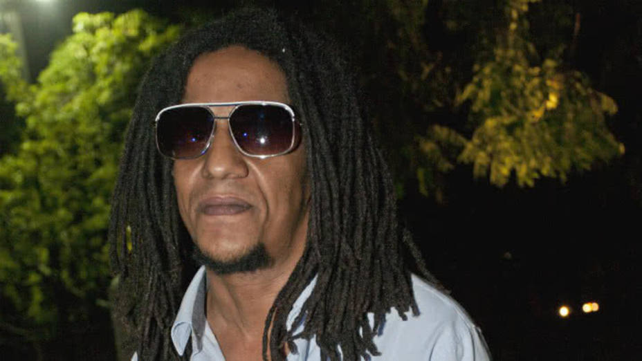 “No vuelvas nunca”: Destruyeron a Tego Calderón por hacer su concierto borracho