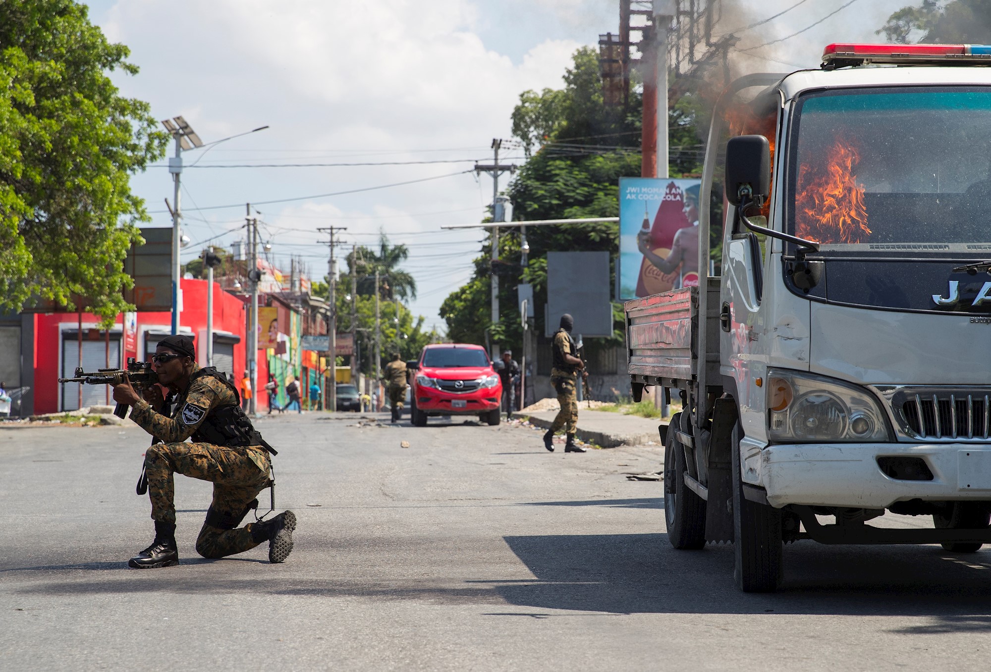 Incendios y barricadas en inicio de una nueva jornada de protestas en Haití