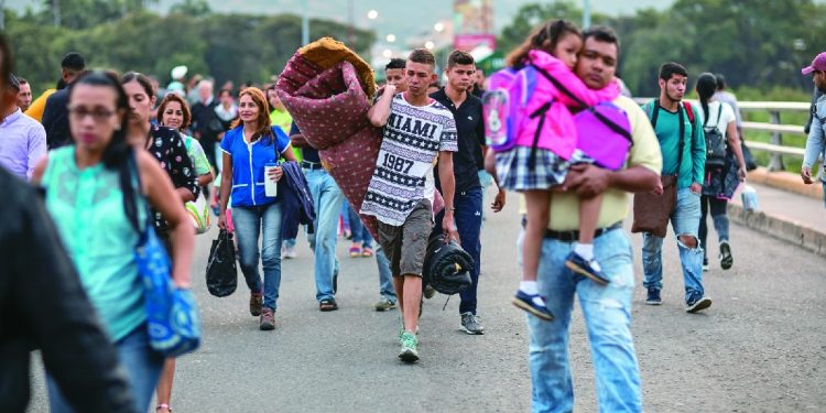 David Smolansky a países de la región: La única solución para frenar este deslave humano es el cese de la usurpación