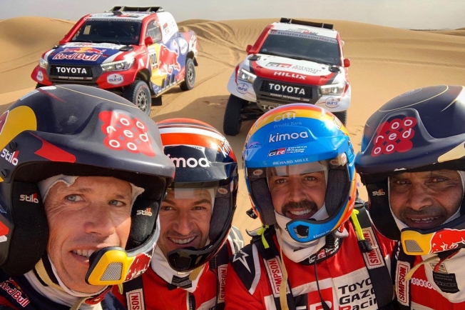 Fernando Alonso se prepara para participar en el Dakar (FOTOS)