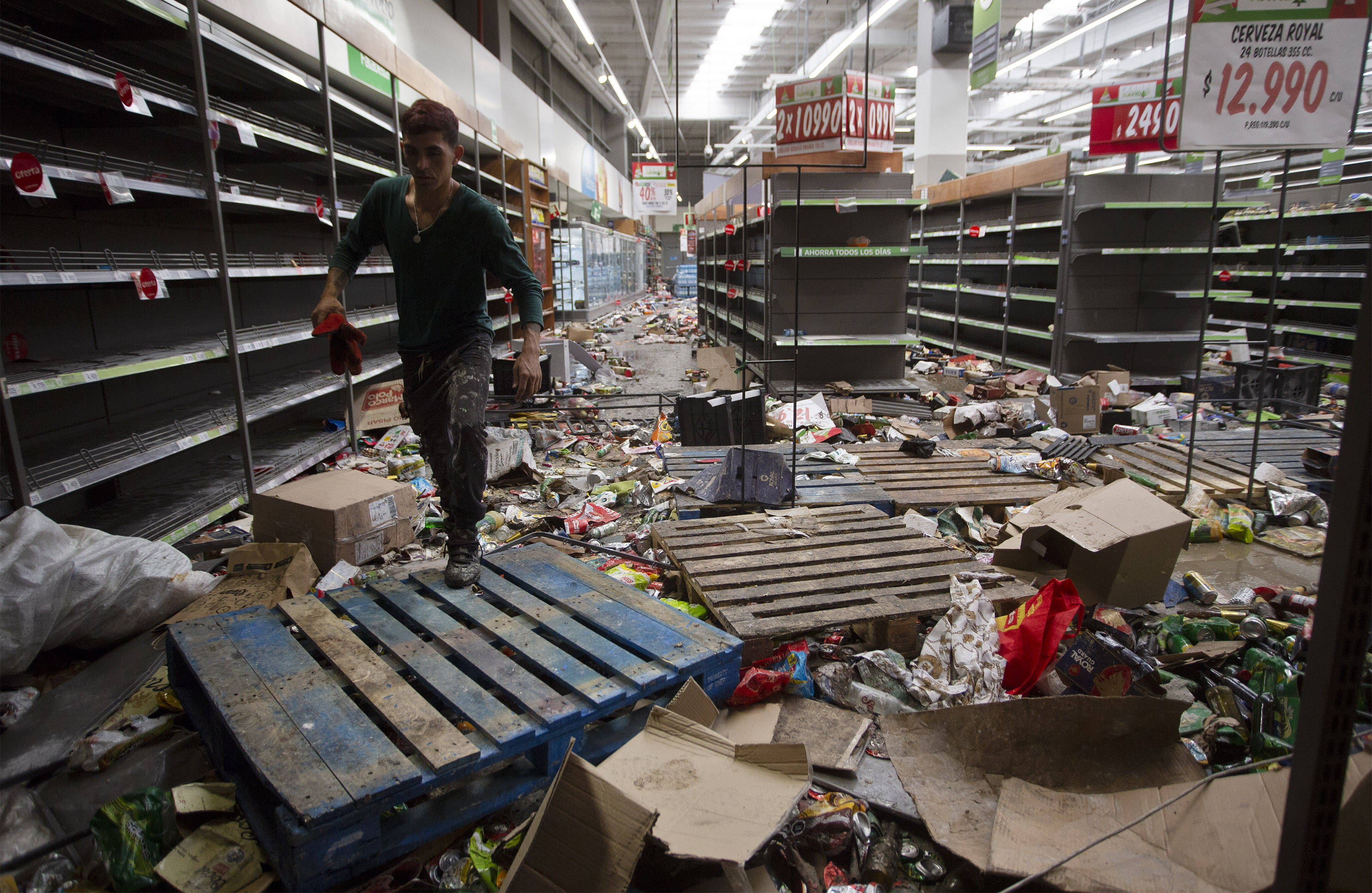 Gobierno chileno se reunió con organizaciones sociales para desactivar las protestas