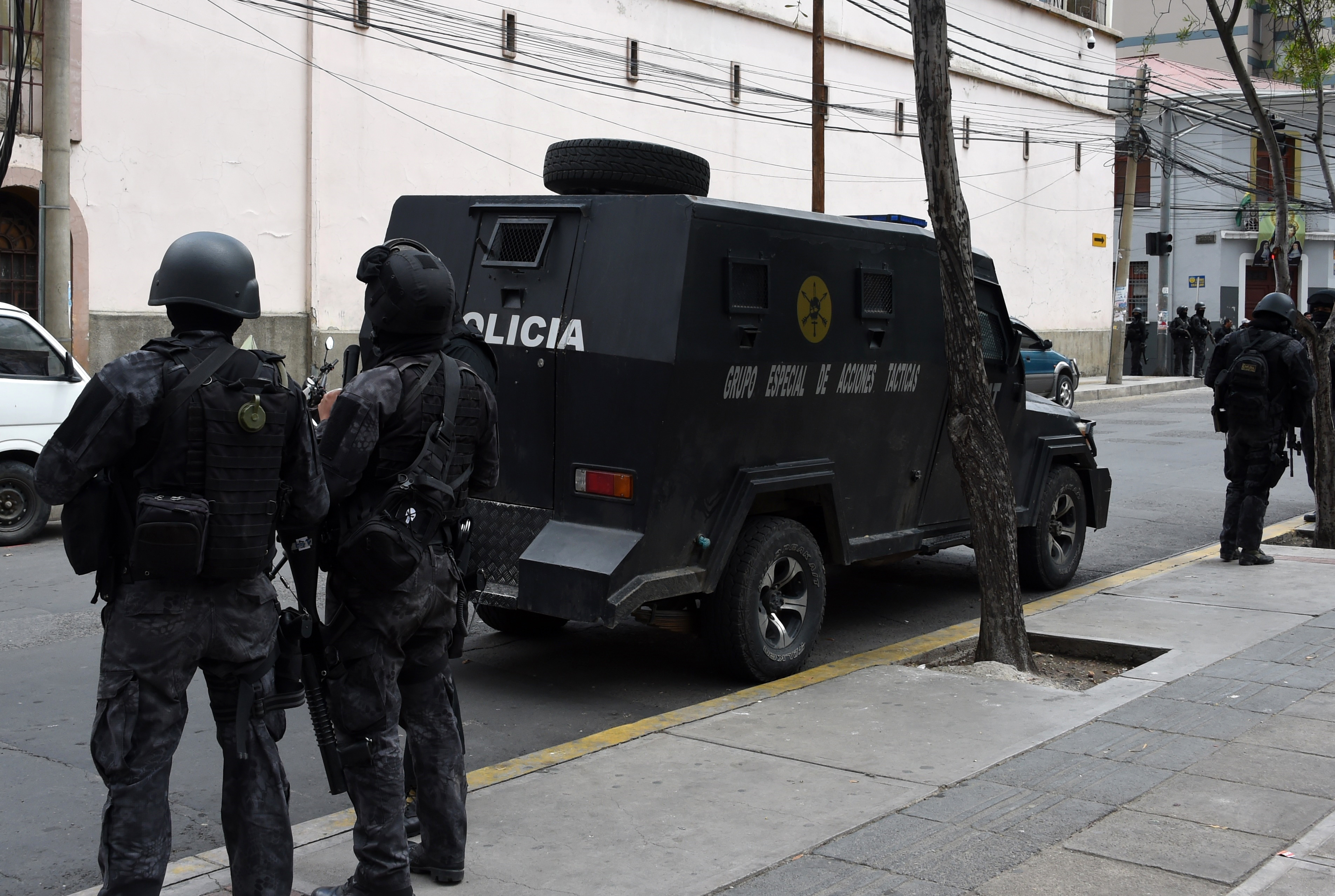 Calles bloqueadas y temor a saqueos: La Paz cumple siete días paralizada