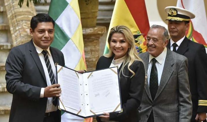 Bolivia crea comité para posibilitar que perseguidos y exiliados políticos retornen al país