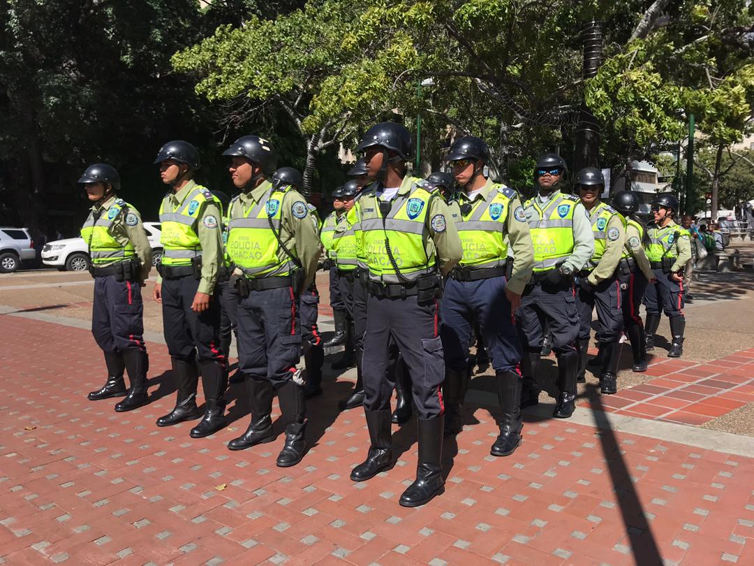 PoliChacao continuará combatiendo el delito y aclaró situación ocurrida con un joven en la calle Élice