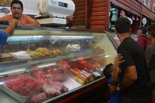 Picadillo y carapacho es lo que más compran las amas de casa