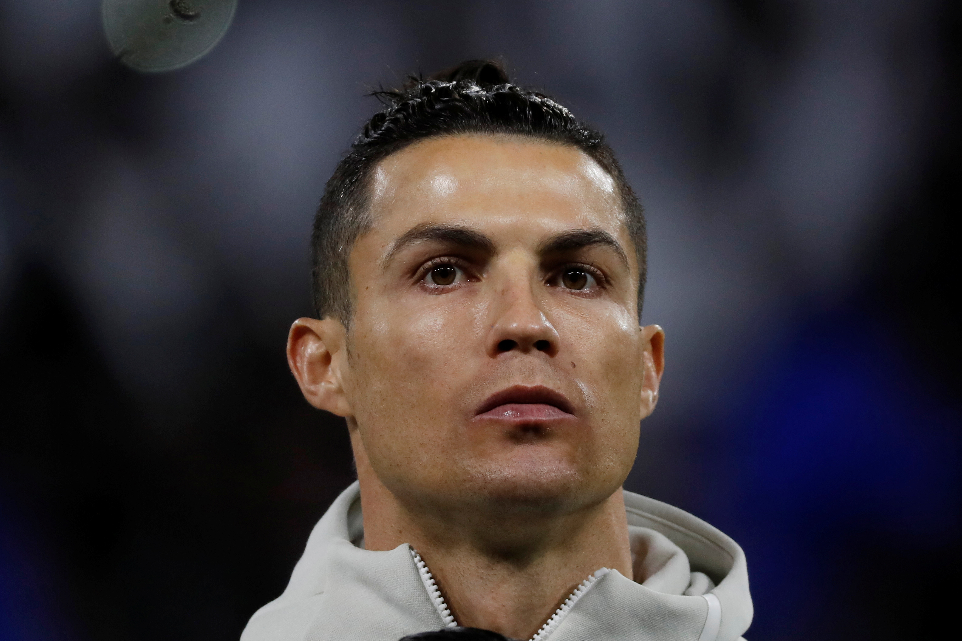 Cristiano Ronaldo, contagiado con coronavirus, viaja a Turín en un avión ambulancia