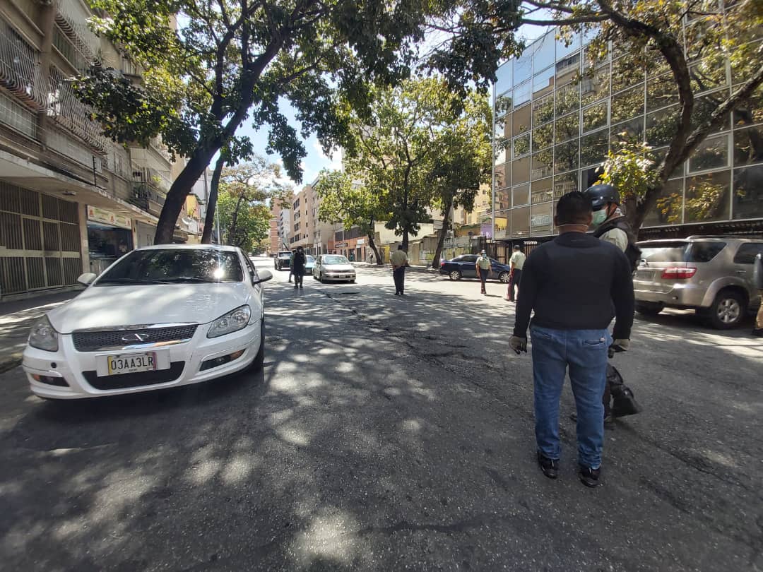 Colocaron punto de control para verificar el uso de tapabocas en la Av. Solano (Fotos y Video)