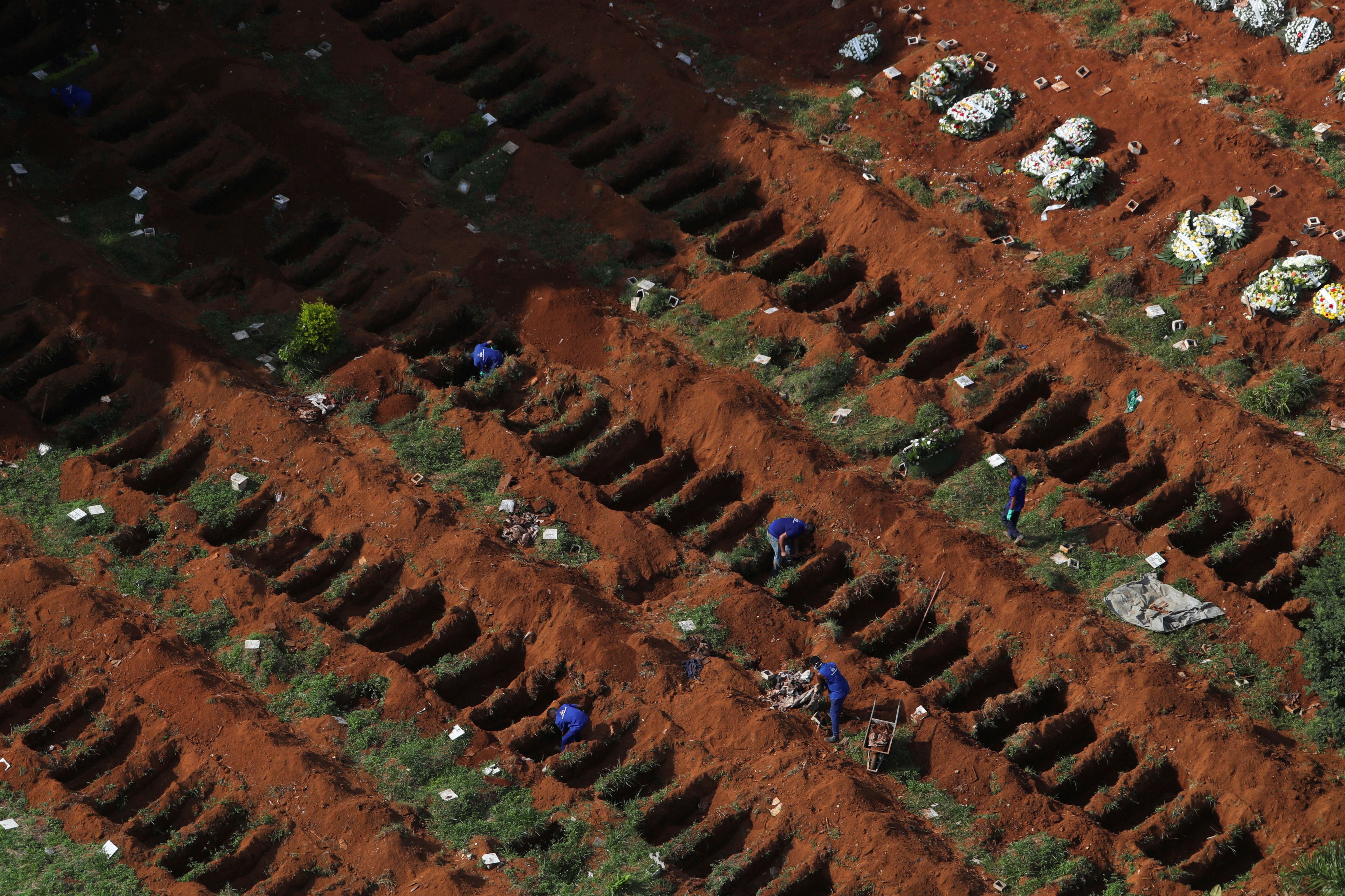 Brasil supera las 300.000 muertes por covid en trece meses de pandemia