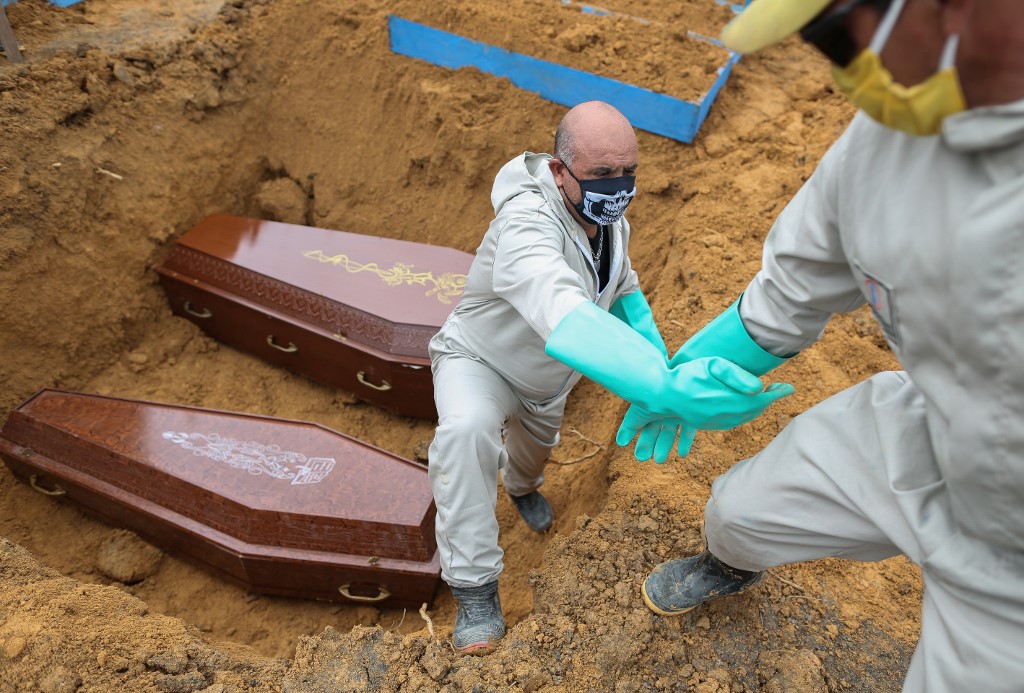 Brasil superó los 100 mil muertos por coronavirus