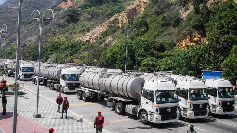 ¿Clap para el agua? Así son los camiones cisternas que adquirió el régimen chavista (Fotos)