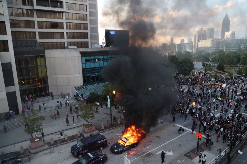 No solo incendios y saqueos, protestas violentas en EEUU incluyen armas largas (VIDEOS)