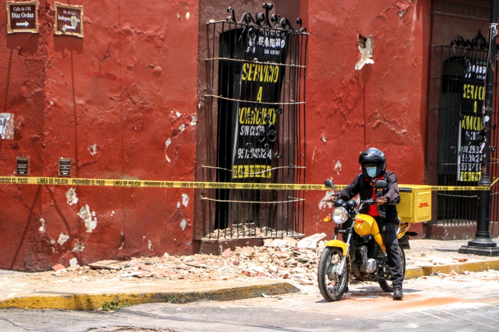 Sube a siete la cifra de muertos por potente sismo en México