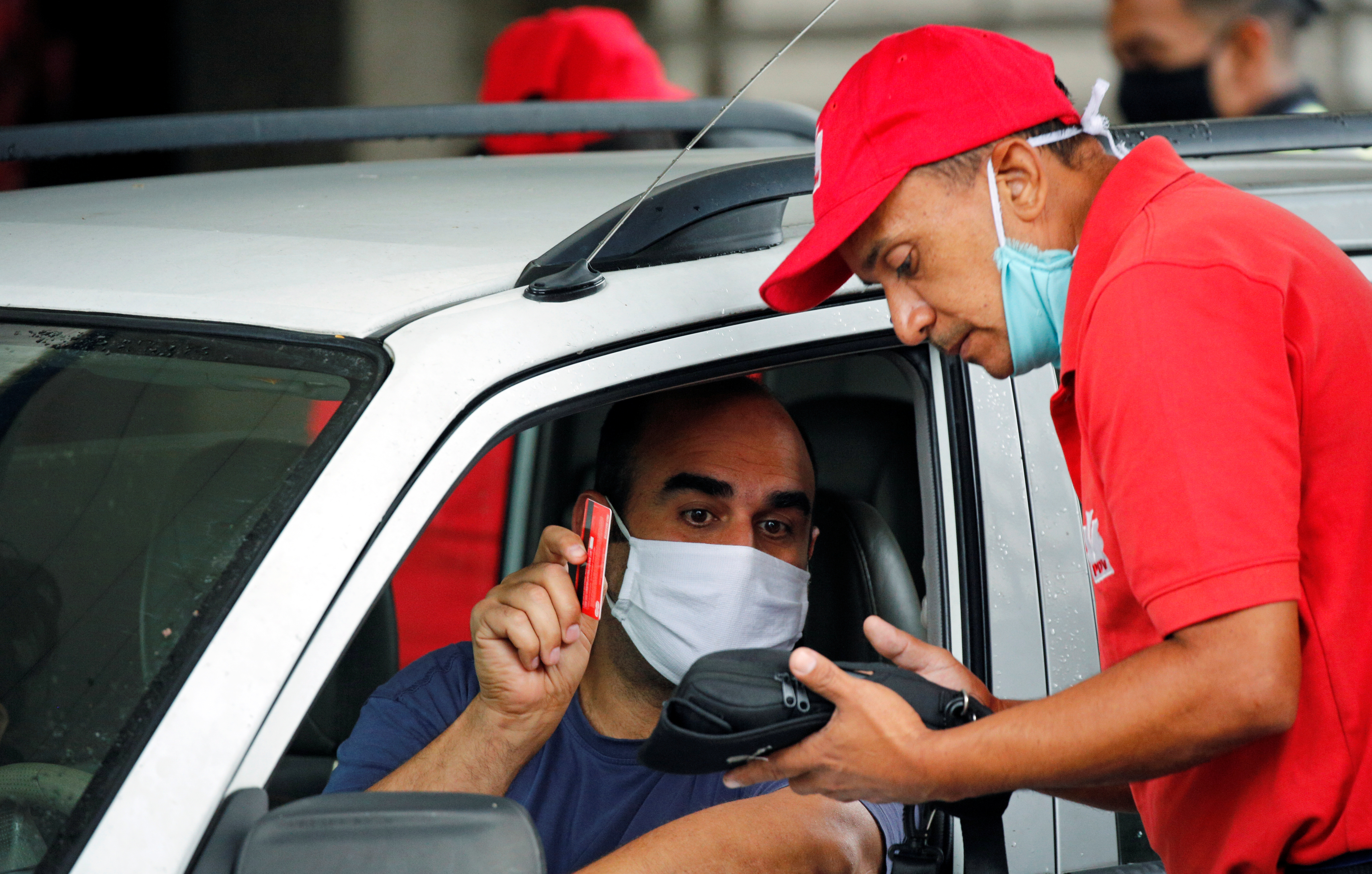 Pdvsa: Estaciones que no tengan Biopago venderán 30 litros para aliviar colas (Video)